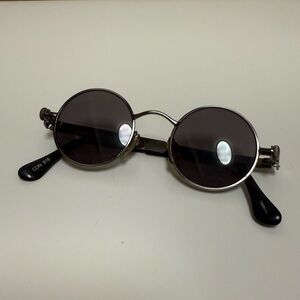 Round Retro Style Sunglasses